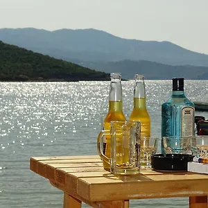 Reni Risi 3*, Ksamil Albanien